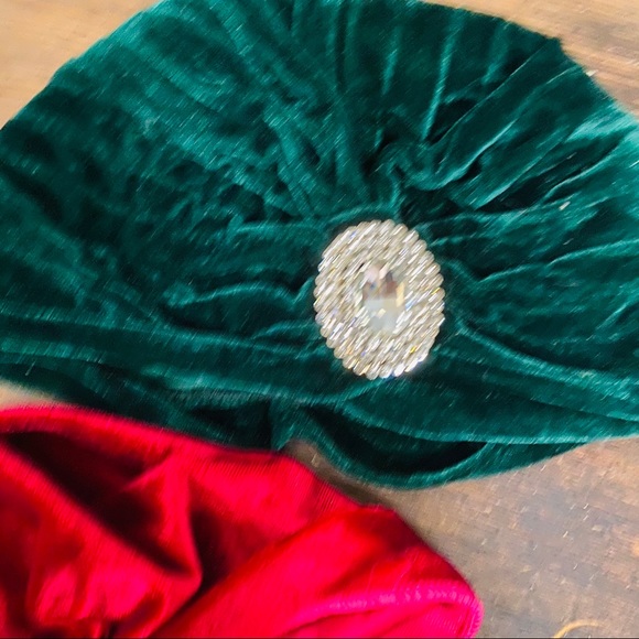 Lot of 2 Vintage Inspired Turban Hats with Brooch - Picture 2 of 3